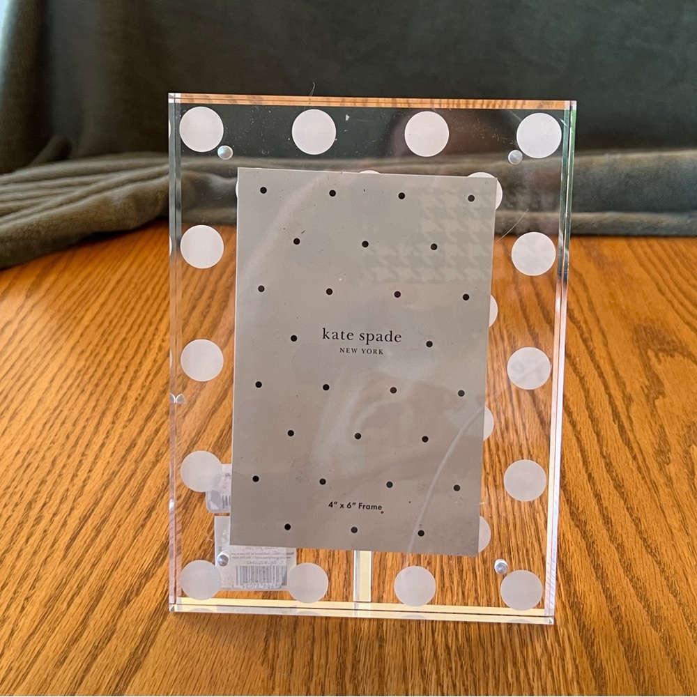 NWT Kate Spade 5x7 Photo Frame in Love Notes OR White Dot Clear Acrylic - Picture 4 of 4